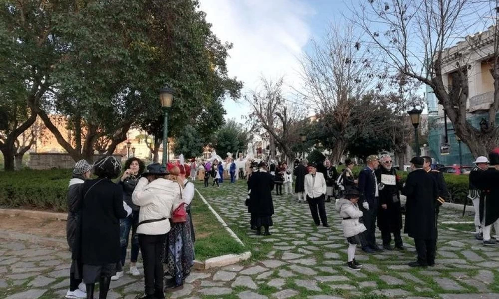 Πάτρα: Έτοιμο για παρέλαση το "Άσπρο-Μαύρο"